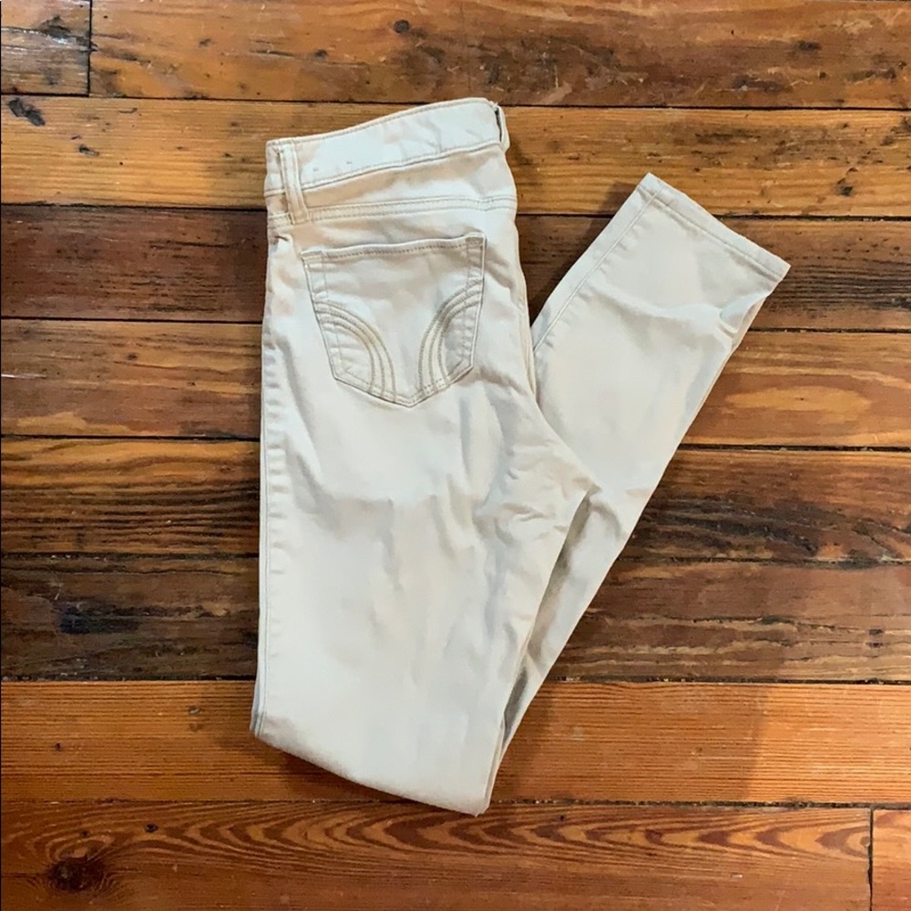 Hollister Khaki skinny pants size 5 short